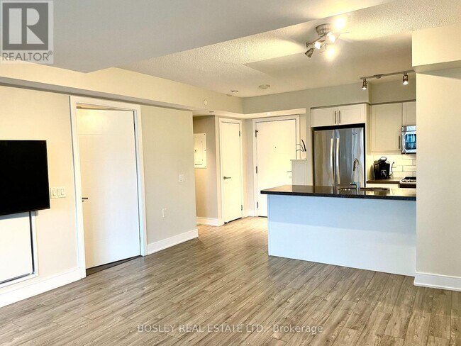 Photo du bâtiment - 525 Adelaide St W