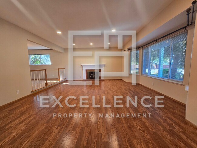 Building Photo - 3087SF 2 Story 5/2.5 House - Community Cabana, Pets Ok, 3 Fireplaces, Beautiful Updated Kitchen