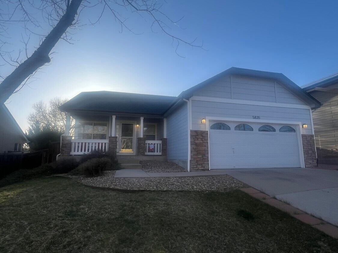 Foto principal - 5835 S Harlan St