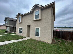 Building Photo - 622 Meadow Arbor Ln