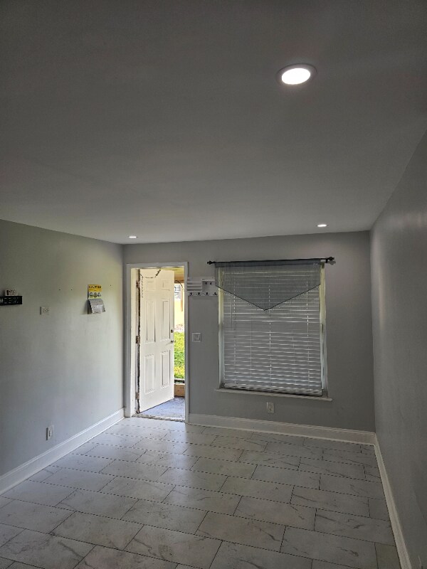 Building Photo - 303 S Broadway