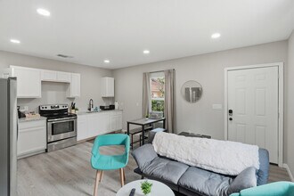 Building Photo - 830 Porter St