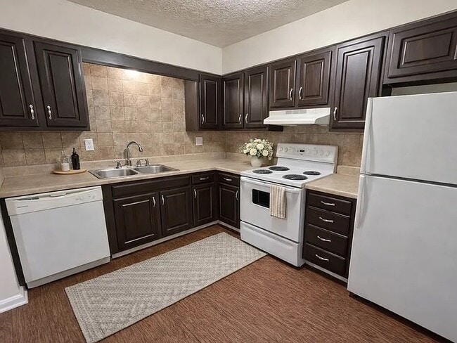 Building Photo - Countrybrook Apartments