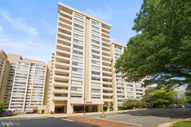 Foto del edificio - 5500 Friendship Blvd