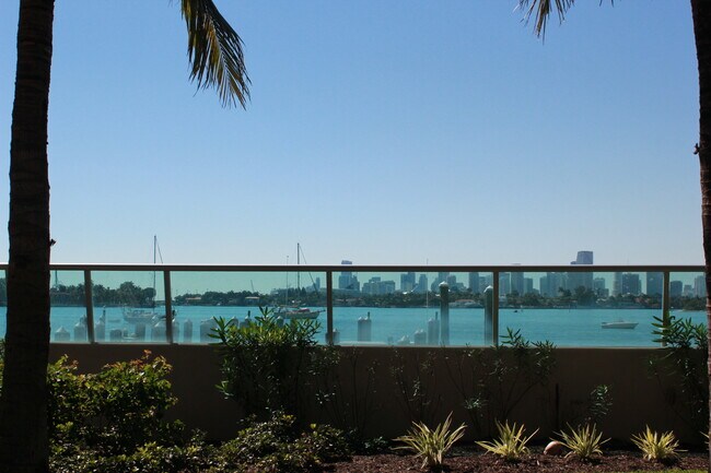 Foto del edificio - 1500 Bay Rd