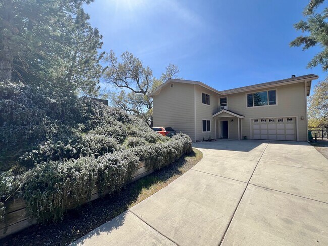 Foto del edificio - 27030 Oakflat Dr