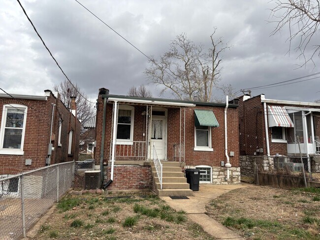 Foto del edificio - Completedly Remodeled 2+ Bedroom Home