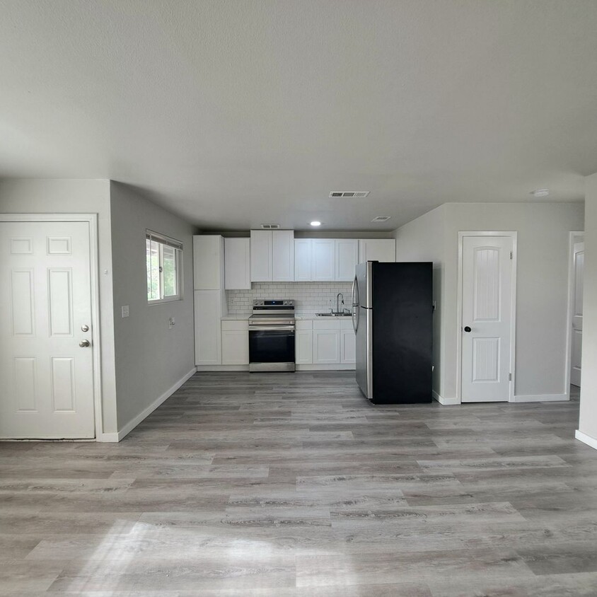 Primary Photo - 2900 Marlin Ave
