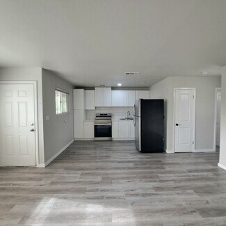 Building Photo - 2900 Marlin Ave