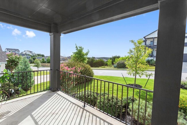 Building Photo - 829 Dayridge Dr