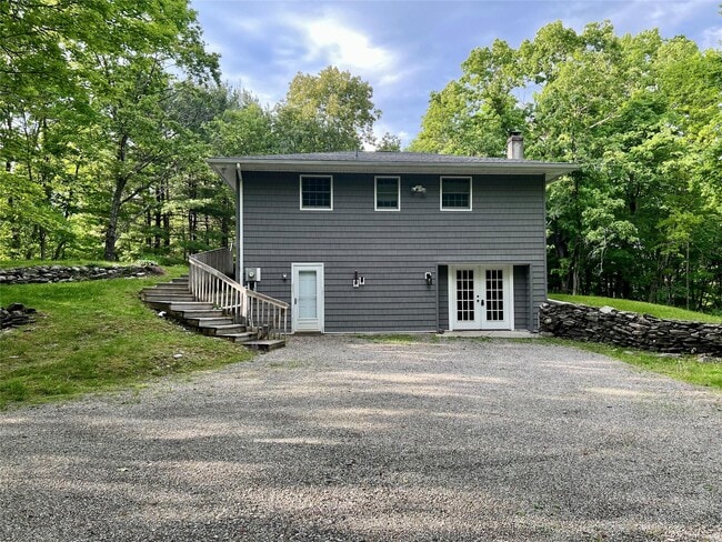 Building Photo - 422 Stanford Rd