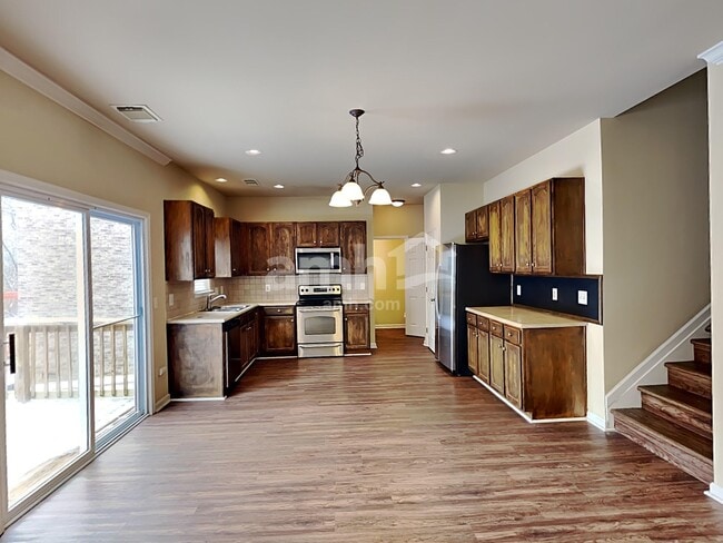 Building Photo - 2128 Branch Oak Trl