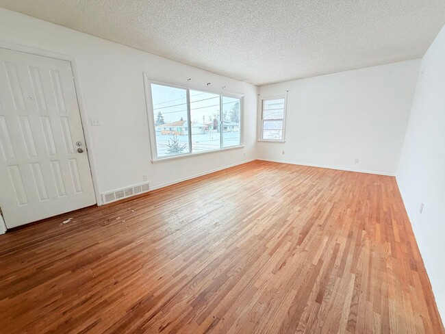 Foto del edificio - Beautiful 3 Bed 2 Bath Home