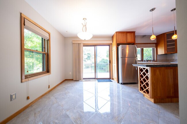 Foto del edificio - 230 3rd Ave NE