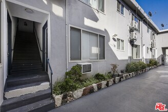 Building Photo - 925 N Curson Ave