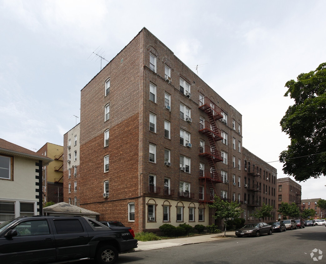 Foto principal - 1836 E 18th St