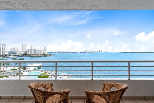 Foto del edificio - 1402 Brickell Bay Dr