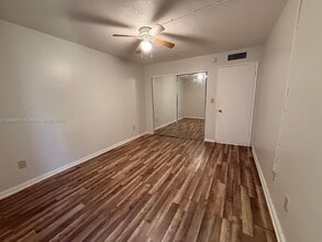 Building Photo - 210 Fontainebleau Blvd