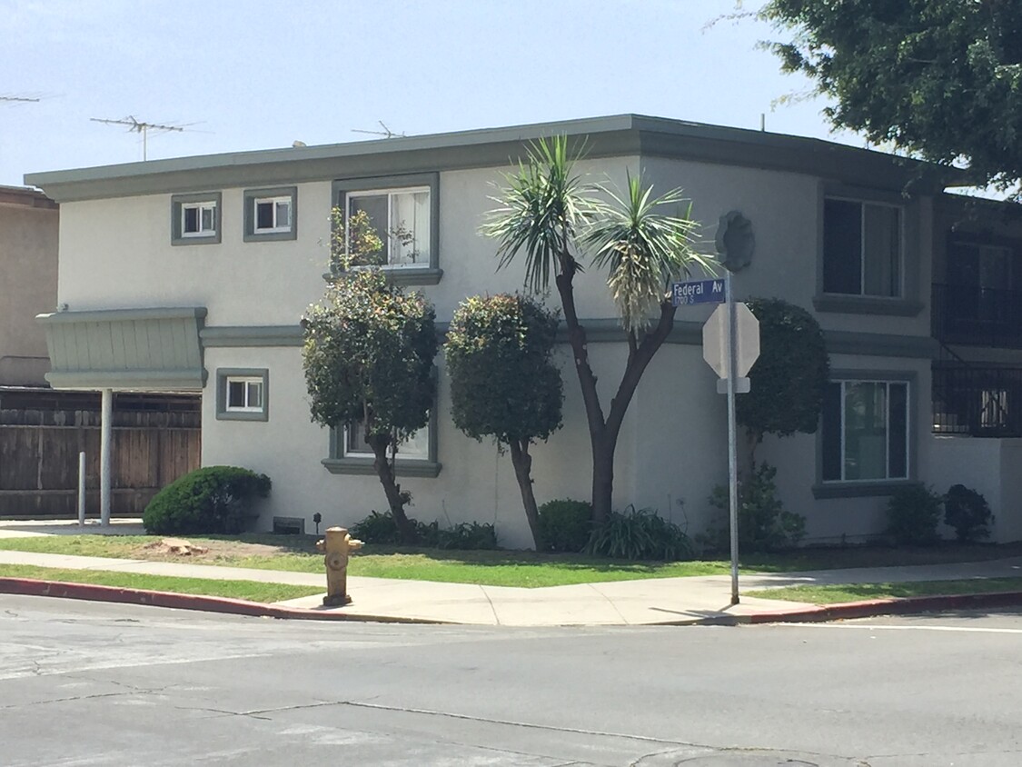 Primary Photo - 11610 Iowa Ave