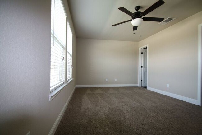 Building Photo - Life is Better by the Lake Gorgeous 3-Bedroom Duplexes in Azle