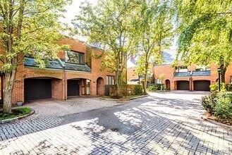 Building Photo - 160 Rivermist Dr