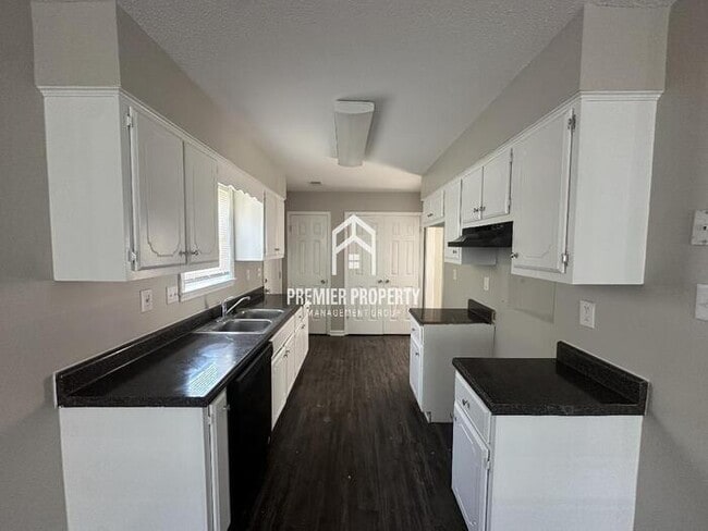 Foto del edificio - 2188 Longlane Dr