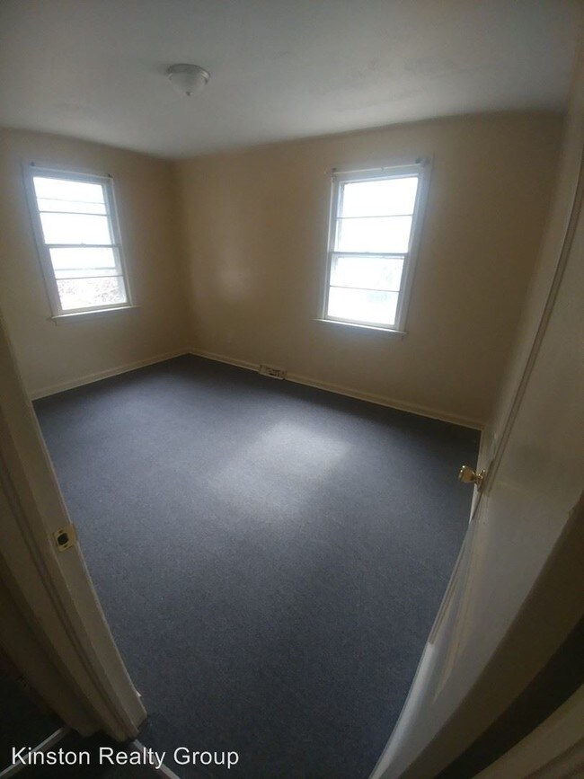 Building Photo - 3 br, 1 bath House - 505 E. Highland Ave