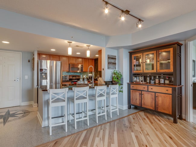 Eat in Kitchen / Breakfast Bar - 11800 Sunset Hills Rd