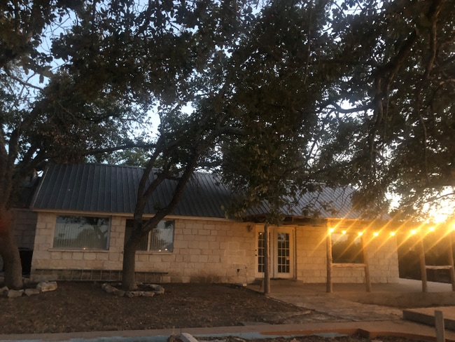 Building Photo - 10207 Wagon Rd W