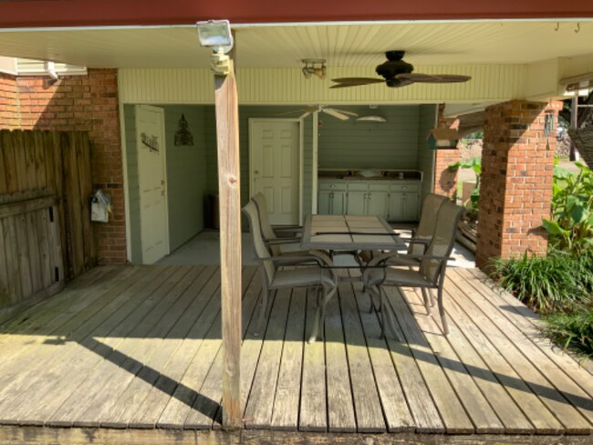 Building Photo - 7740 False River Dr