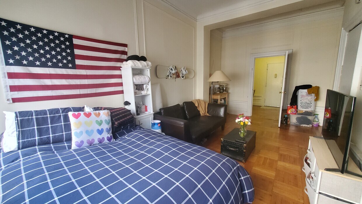 Foto principal - 140 W 69th St