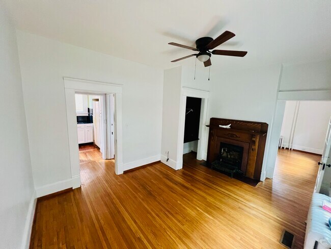 Foto del edificio - 358 Allison Ave SW
