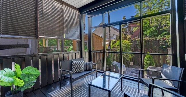 Foto del edificio - 445 Grindall St