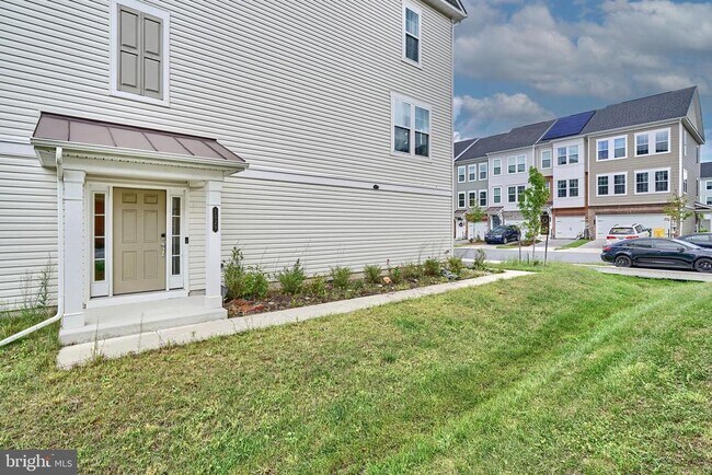 Foto del edificio - 2529 Debert Cir