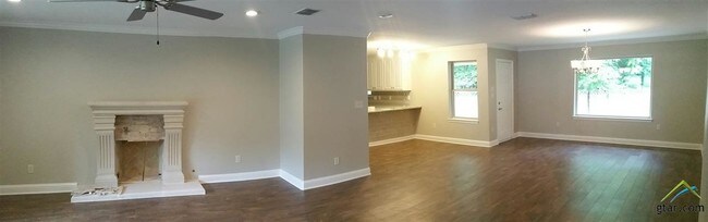 Foto del edificio - 3219 Fernwood Dr