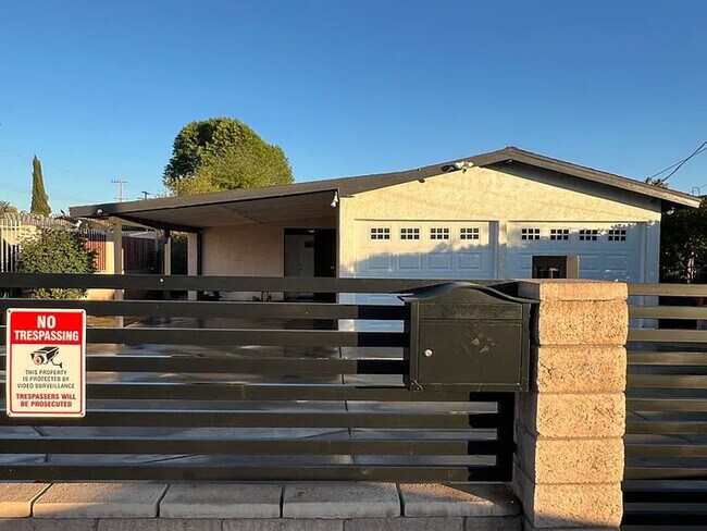 Foto del edificio - FOR RENT | Fully Renovated 3-Bedroom Home in Prime Pacoima Location