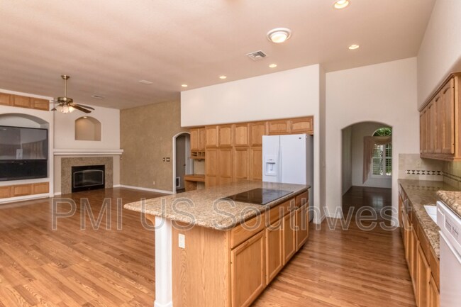Building Photo - 2517 Whispering Ridge Dr