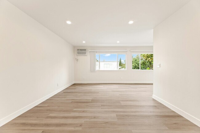 Foto del edificio - 5409 Radford Ave