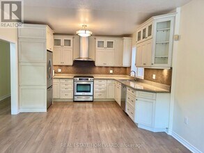 Building Photo - 169 Carlaw Ave