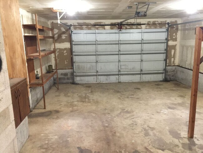 Building Photo - STATUS: UNAVAILABLE; RENTED-R38