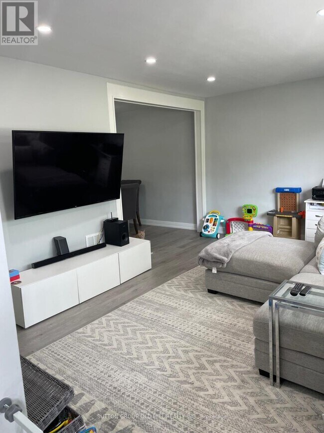 Building Photo - 79 Barrhead Crescent