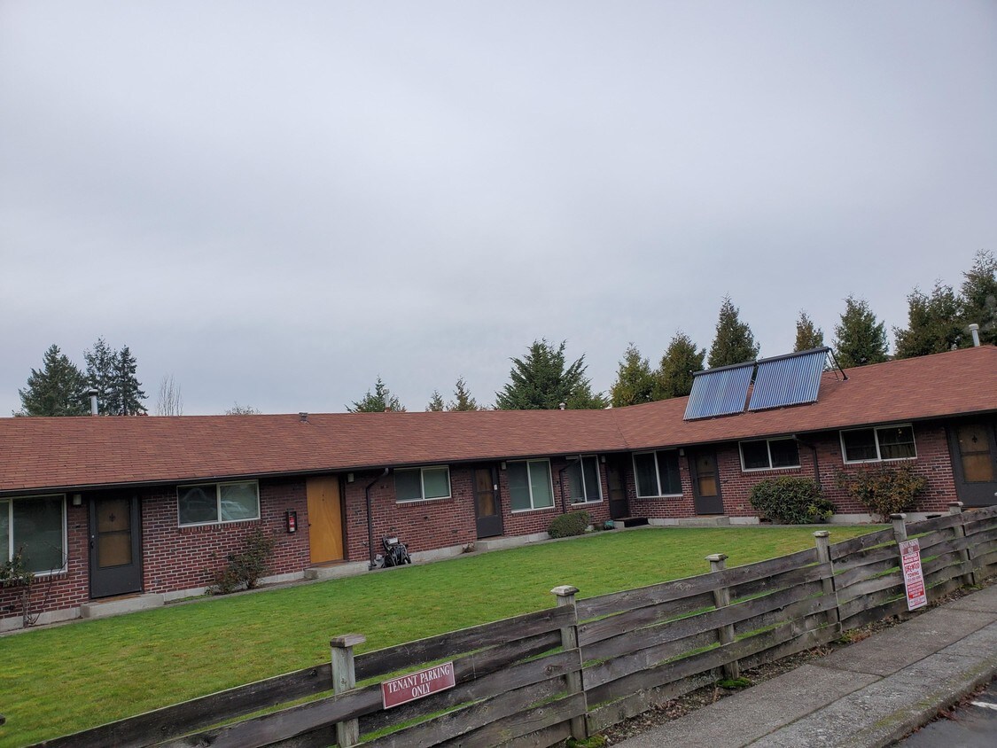 Exterior - 10606 Kendrick St SW