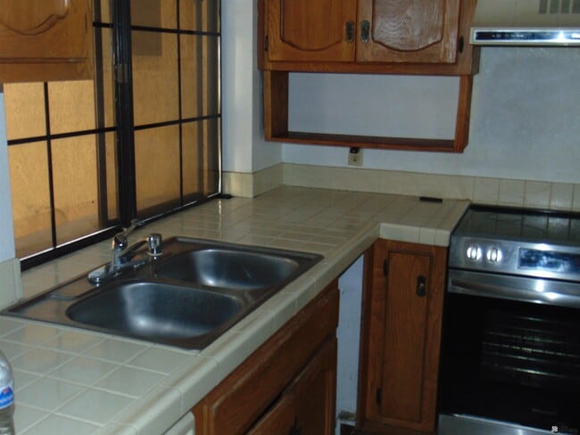 Building Photo - 10454 S Del Montes