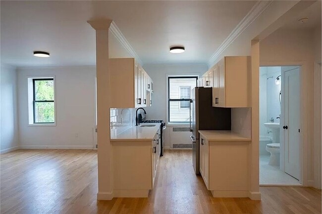 Building Photo - Renovated Spacious 1 Bedroom 1 Bathroom