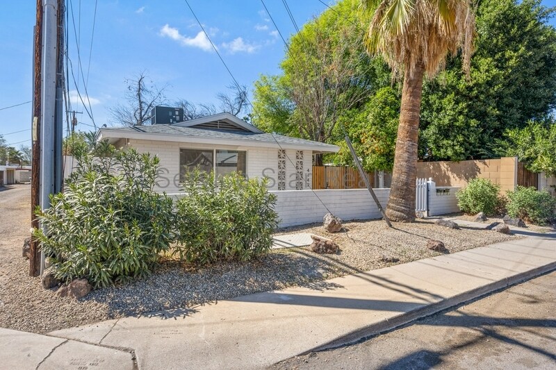Primary Photo - 4142 N 9th Ave
