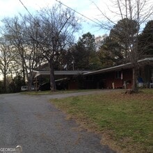 Building Photo - 1275 Venita Dr