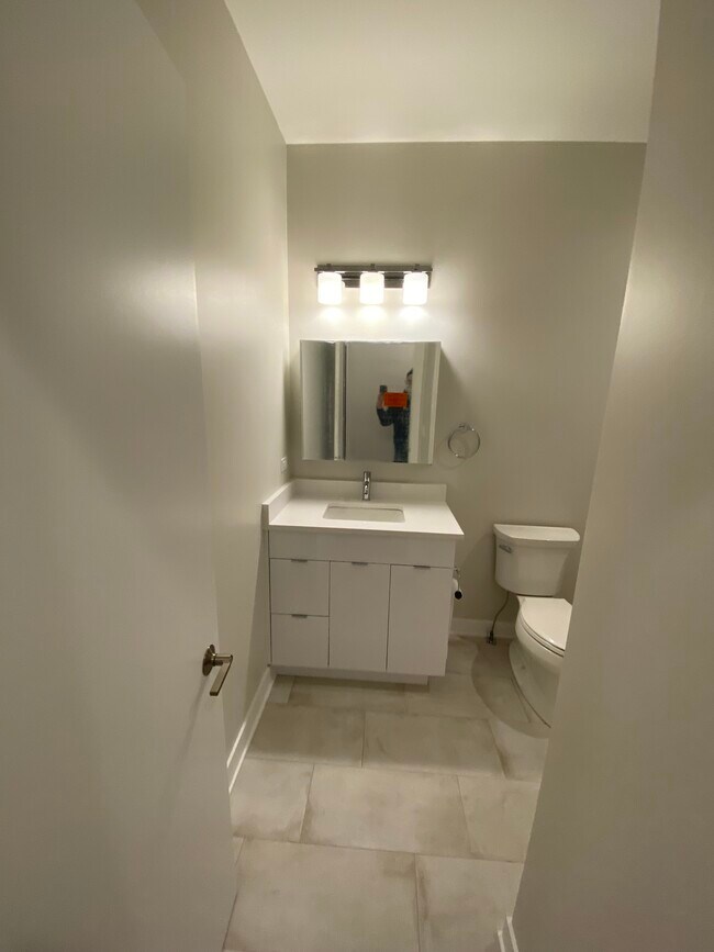 Foto del edificio - 3348 N Ashland Ave