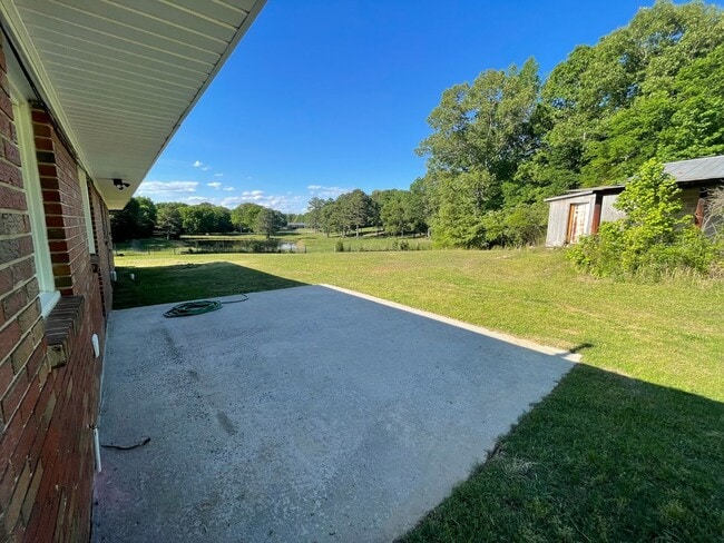 Building Photo - Completely remodeled 3/2 House- $2,295