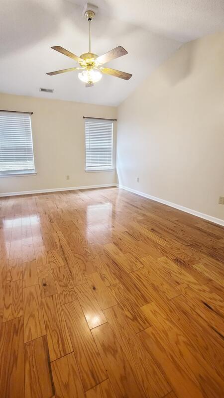 Building Photo - 323 S Sandy Brook Way