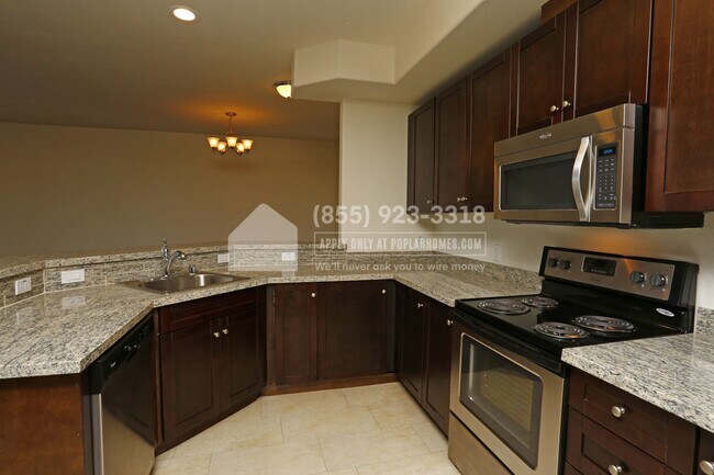 Building Photo - 15675 Milan Ln
